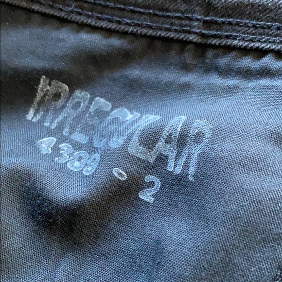 Levi’s mid rise skinny (irregular) - Picture 3 of 5